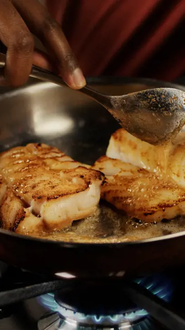 El pescado blanco frito a la perfección en sartén