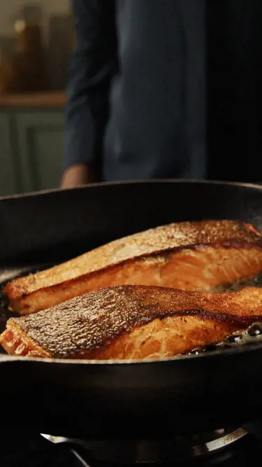 Consejos sencillos para cocinar pescado frito en sartén con una piel crujiente
