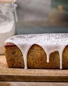 TORT CU GLAZURĂ DE LĂMÂIE