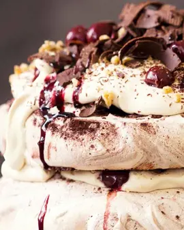TORT PĂDUREA NEAGRĂ PAVLOVA